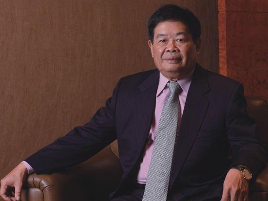 中国侨商联合会荣誉会长曹德旺获“全国抗击新冠肺炎疫情民营经济先进个人”荣誉称号