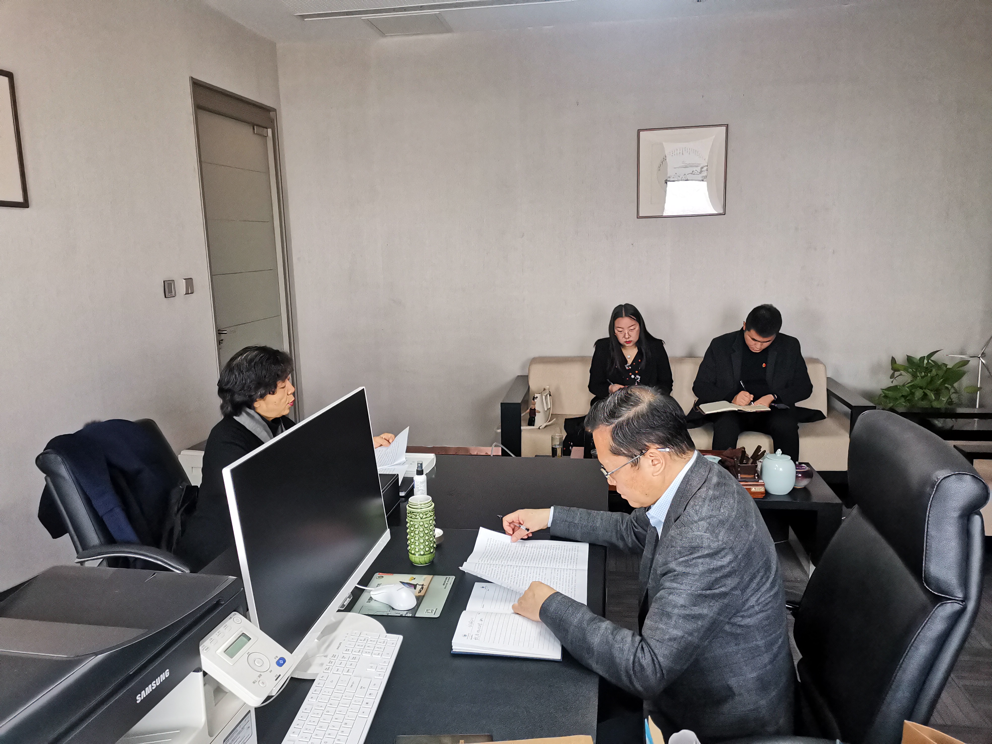 河南省侨商会党支部召开组织生活会和民主评议党员会