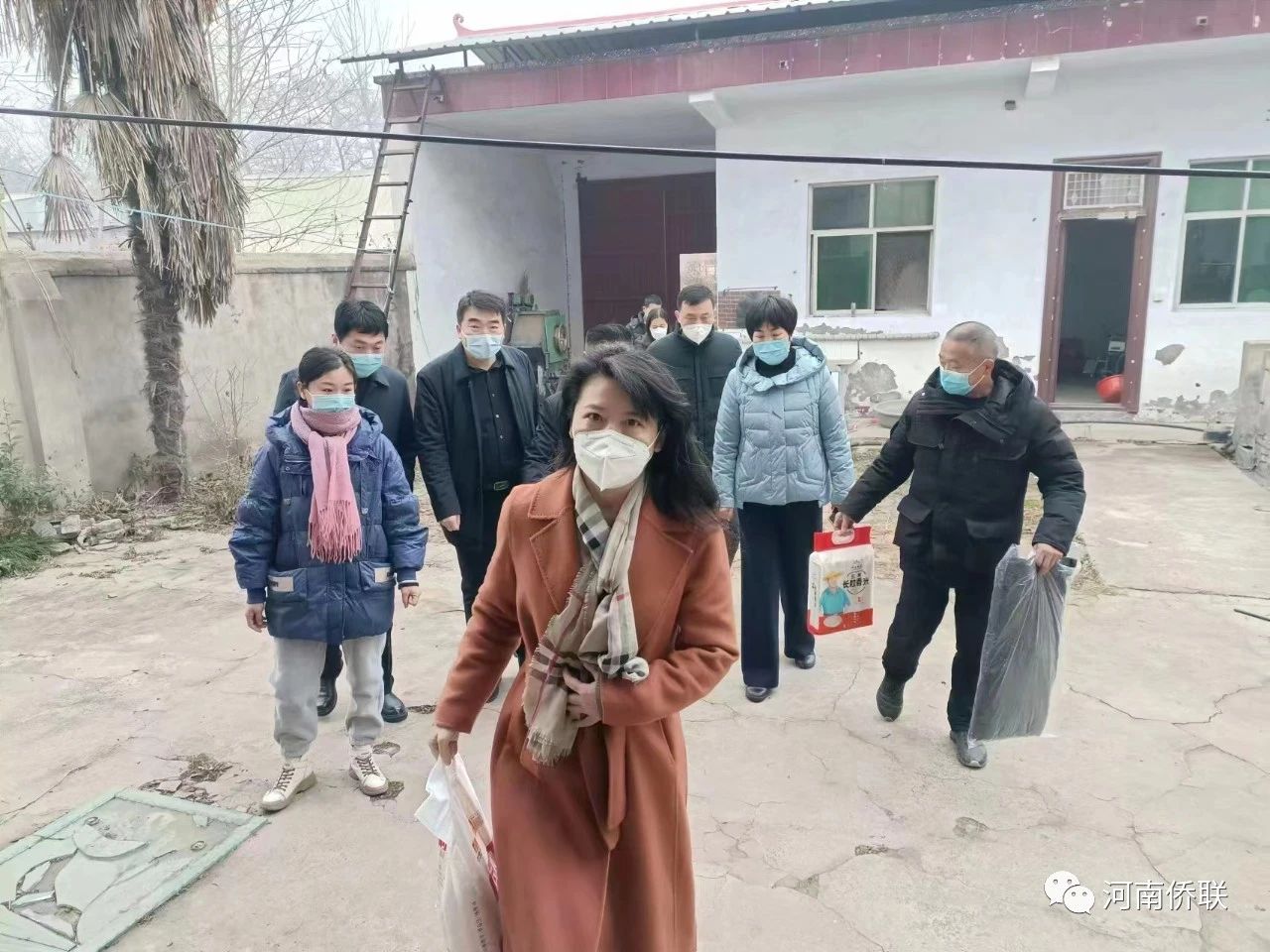 新春送温暖 关怀暖人心——河南省侨联到结对帮扶村开展走访慰问活动
