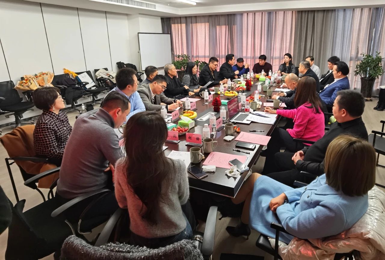 河南省侨商会召开2023年度第四次会长会议暨换届筹备工作第二次小组会议，并参观考察新入会副会长企业