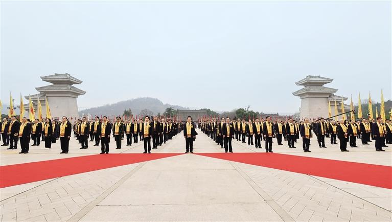 【名誉会长】省侨商会名誉会长、贵州百孚实业集团董事长吴剑平先生参加甲辰(2024)年清明公祭轩辕黄帝典礼