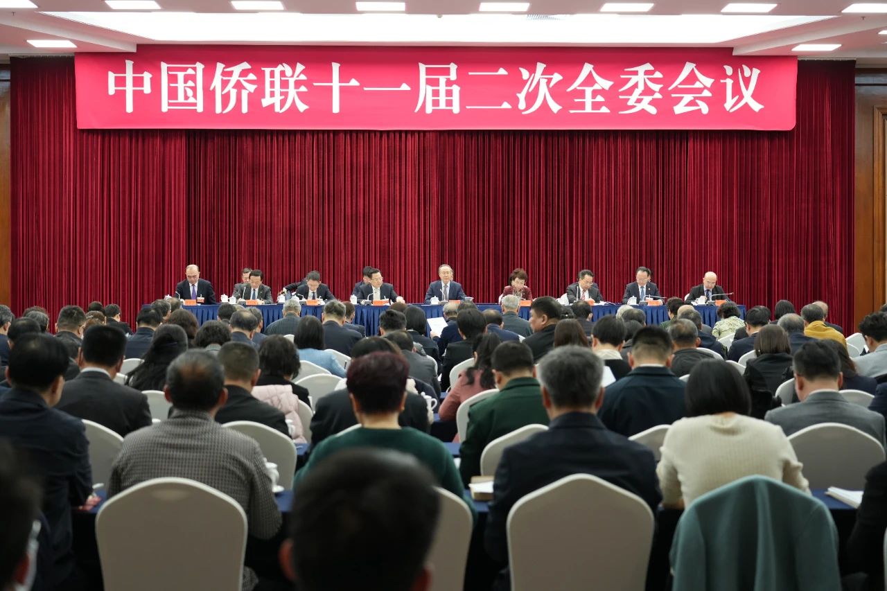 万立骏在《旗帜》发表署名文章：强化政治担当 压实主体责任 以高质量党建引领侨联事业高质量发展