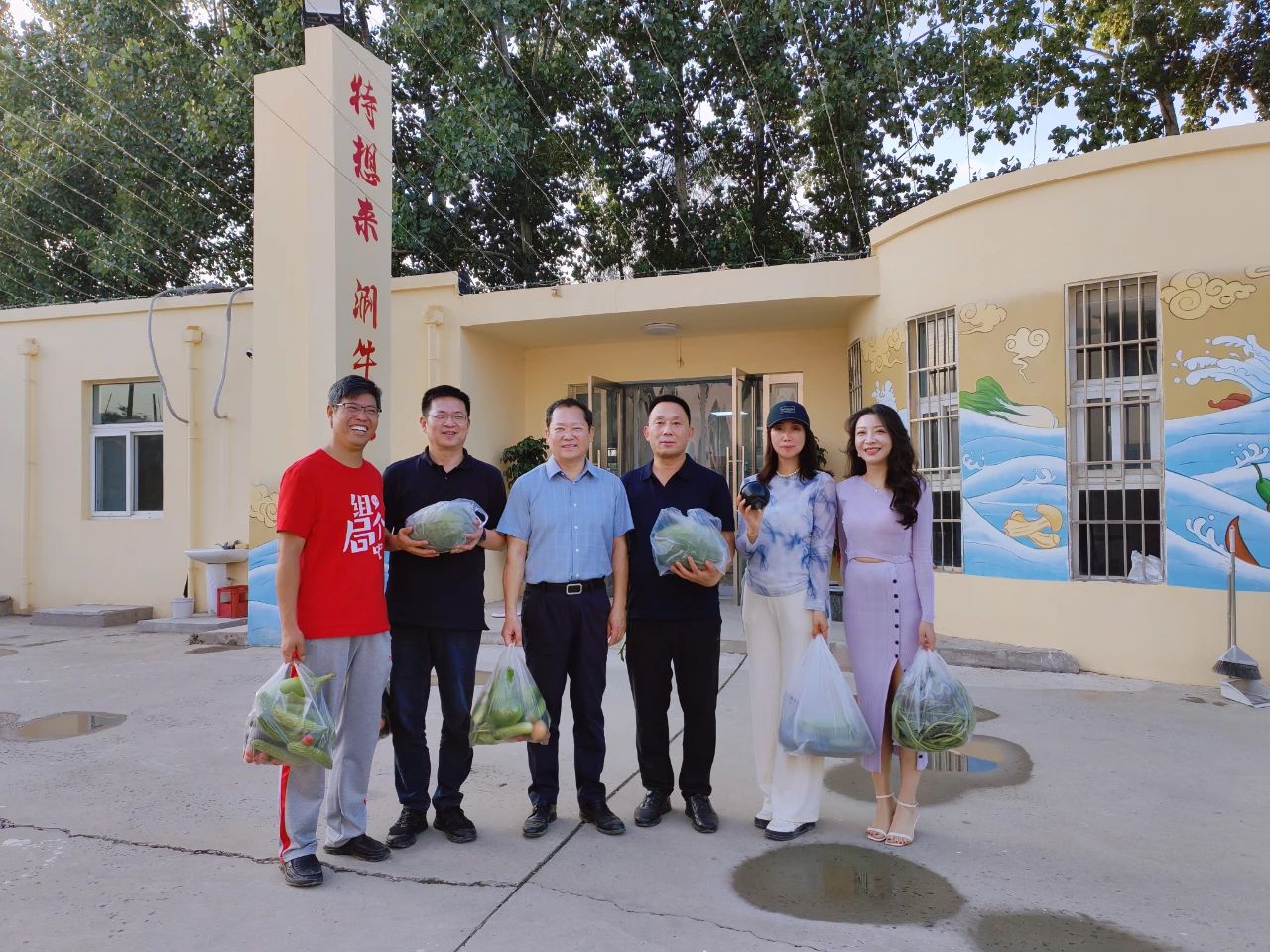 省侨商会走进副会长单位的丽兹小院，共赴夏日清凉之约