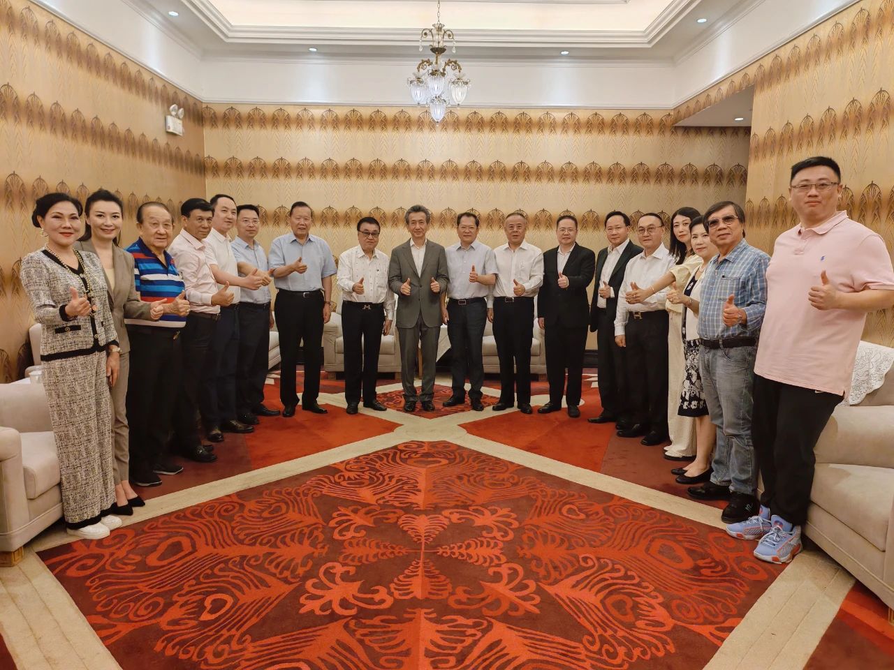 泰国工商总会经贸考察团应邀来豫，省侨商会领导全程陪同并积极加强两会友好关系