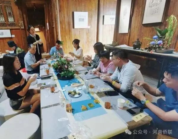 浓浓中秋情 巧手做月饼——河南省侨联开展“我们的节日·中秋”主题活动