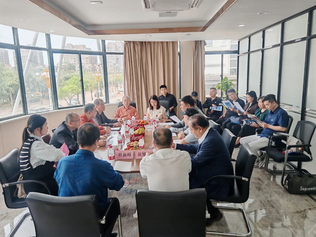 河南省侨商会一行走进万宁市侨联座谈交流，并考察优质项目