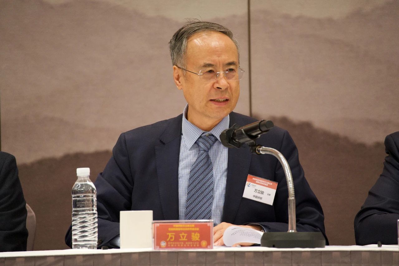 万立骏率中国侨联代表团访问韩国