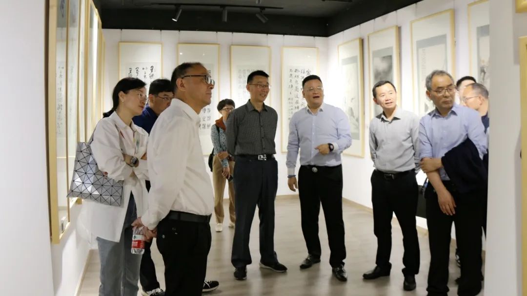 【名誉会长】浙江省人大调研组莅临华信，走访慰问华信集团董事总裁徐旭昶，共话“医养结合”新未来