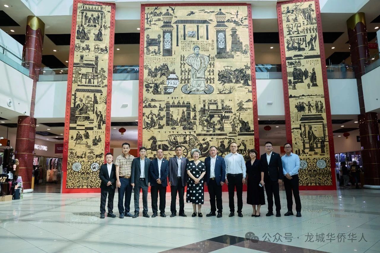 【海外顾问】驻迪拜总领事欧渤芊走访调研迪拜龙城市场和龙城总商会，金国中陪同调研