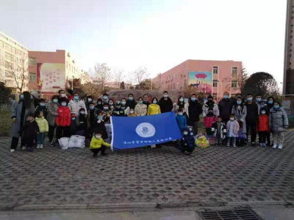 洛阳市留联会和老城区侨联到市儿童福利院 开展慈善义捐活动