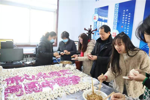义马市侨联开展“侨心永向党，同圆中国梦”包饺子联谊活动