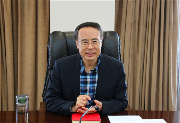 旗帜鲜明讲政治 勇担新使命展现新作为  ——中国侨联党组召开第二次理论学习中心组（扩大）学习会议