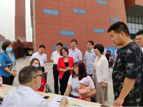 “还笑童颜·爱满人间”义诊活动走进三门峡市渑池县