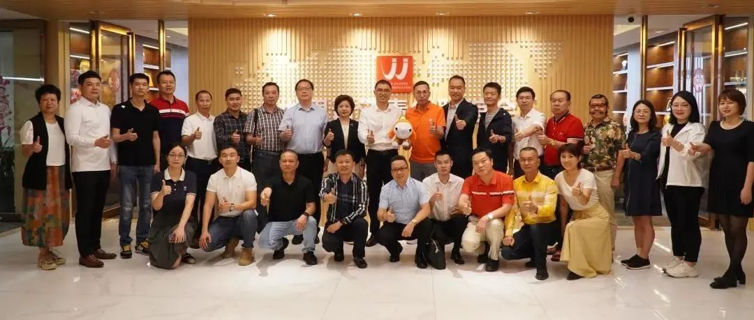 厦门市侨联、厦门市侨商联合会一行莅临世晋青之家