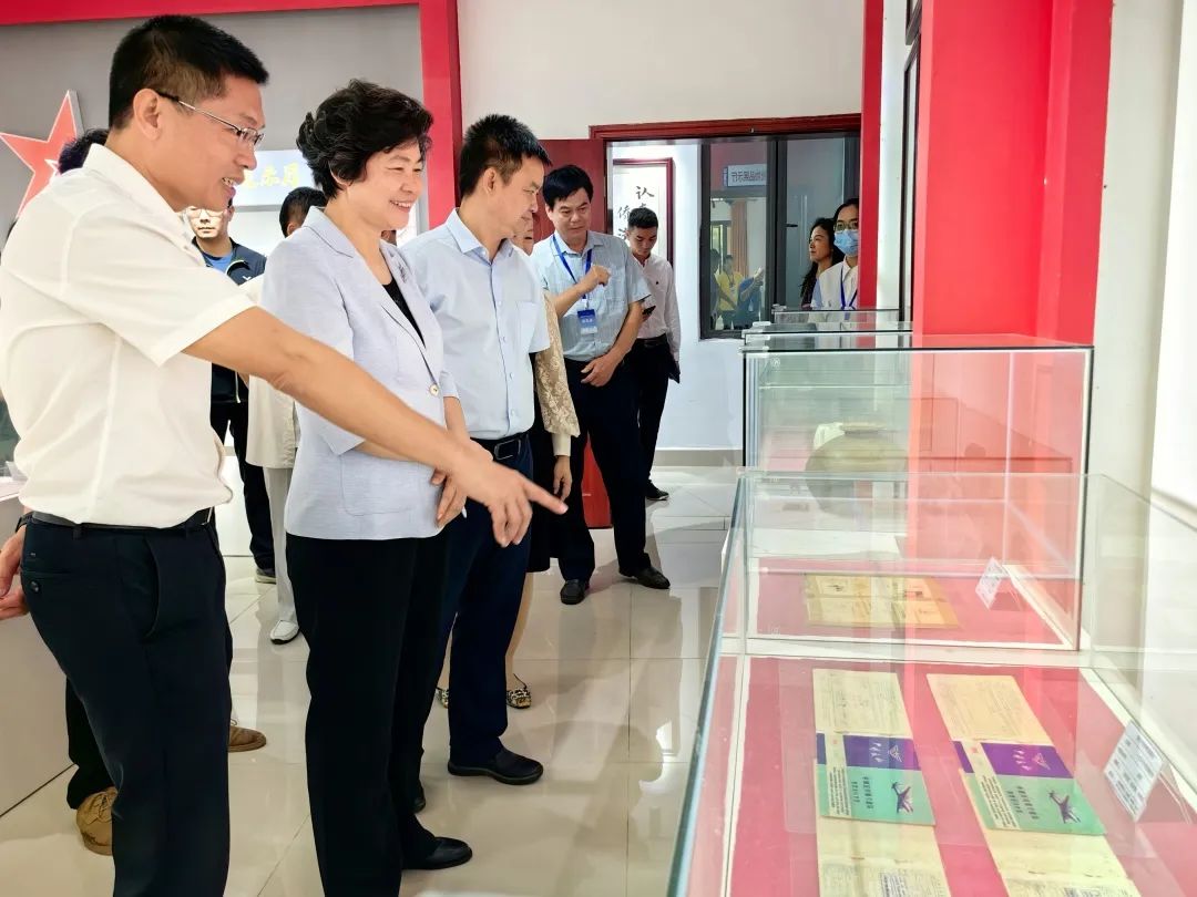 “广东侨商湛江行”考察团一行到奋勇高新区开展侨助“百千万工程”工作调研