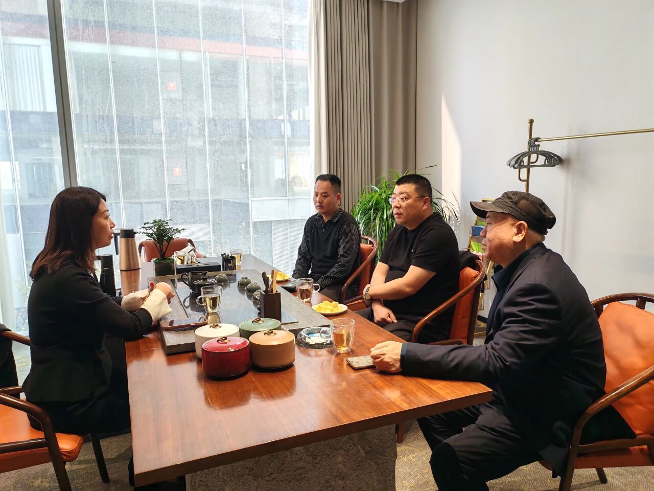 【商会动态】河南省侨商联合会与安徽侨商会代表交流座谈，共探服务侨企新路径，共促内外循环新发展