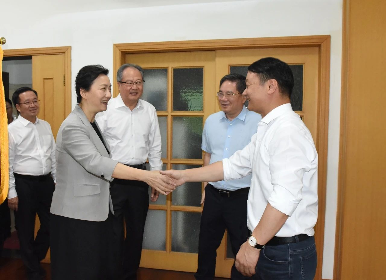 浙江省委常委、统战部部长王文序赴浙江省侨商会调研并召开“发挥大侨务优势聚力高能级开放强省建设”专题座谈会