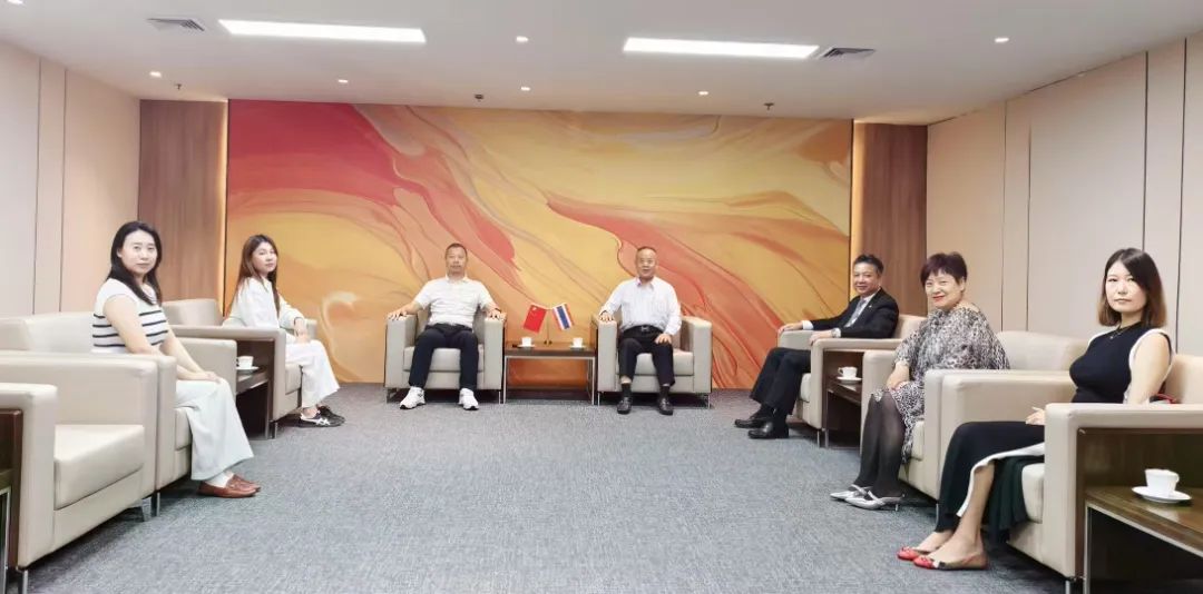 【名誉会长】泰国中华总商会副主席李桂雄接待华巨臣集团杨文标董事长一行