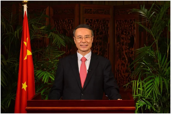 中国侨联主席万立骏向全球华侨华人拜年：万众一心加油干，携手共进奔小康